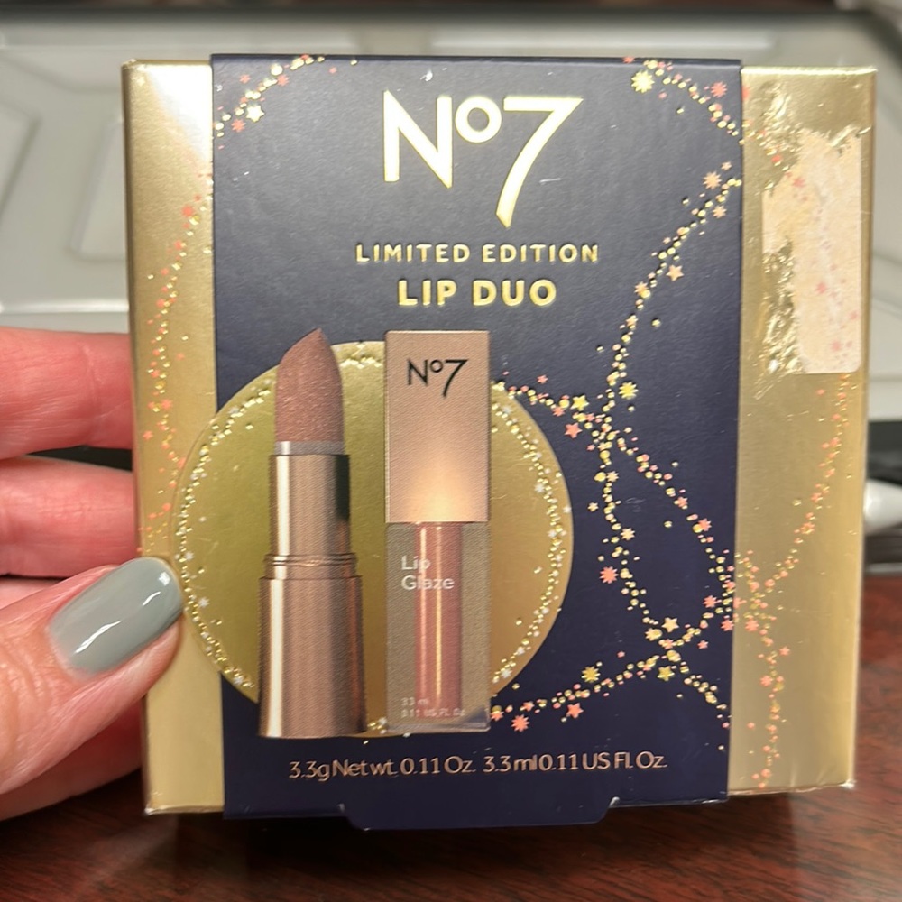 Limited Edition- No 7 Lip Duo